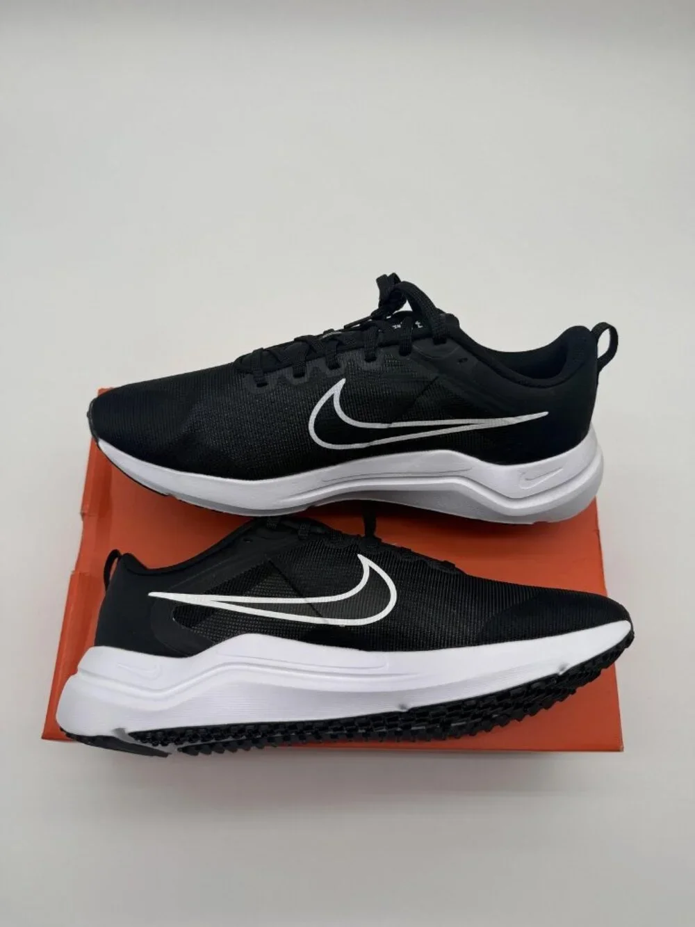 New Nike Downshifter 12 Running Shoes Men's Size 11 Black White DD9293 001
